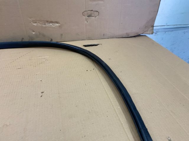 bontott VW PASSAT B7 Bal első Gumikéder