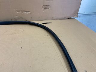 bontott VW PASSAT B7 Bal első Gumikéder