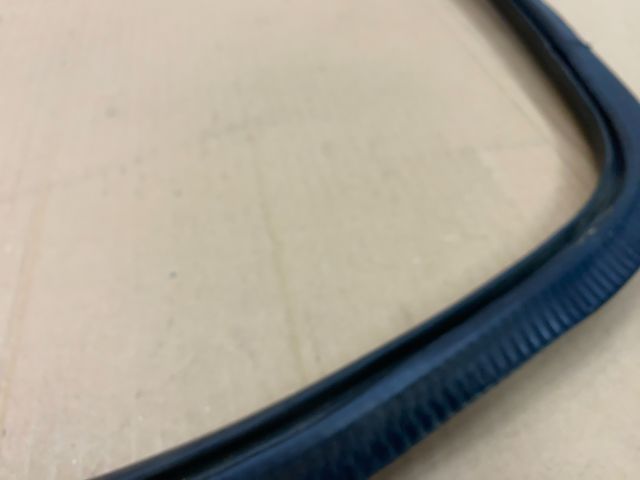 bontott VW PASSAT B7 Bal első Gumikéder