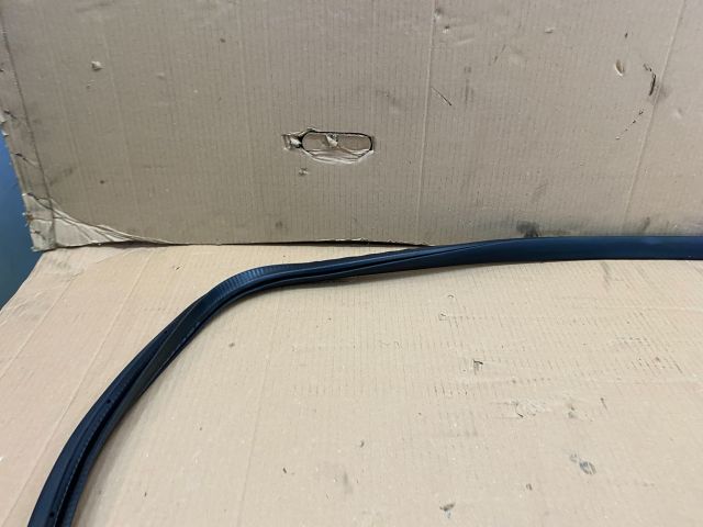 bontott VW PASSAT B7 Bal első Gumikéder