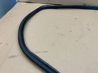 bontott VW PASSAT B7 Bal első Gumikéder