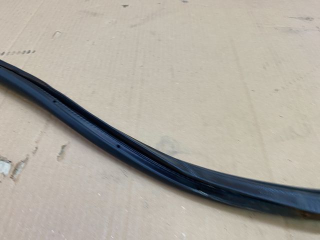 bontott VW PASSAT B7 Bal első Gumikéder