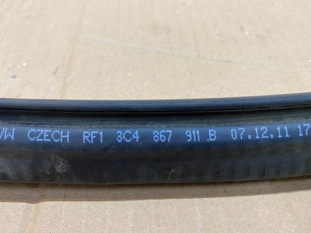 bontott VW PASSAT B7 Bal első Gumikéder