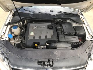 bontott VW PASSAT B7 Bal első Gumikéder