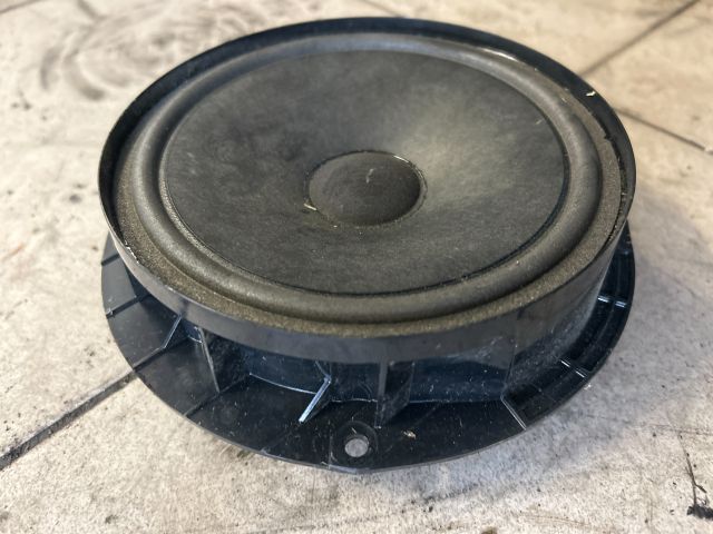 bontott VW PASSAT B7 Bal első Hangszóró