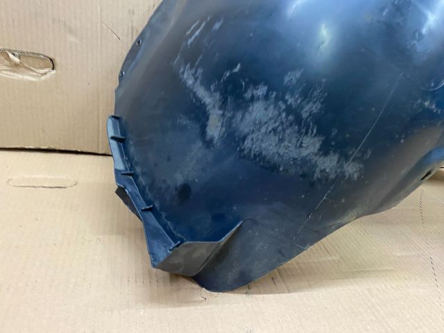 bontott VW PASSAT B7 Bal első Hátsó Dobbetét (Kerékjárati, Műanyag)