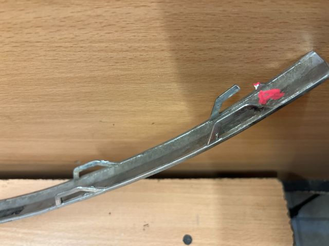 bontott VW PASSAT B7 Bal első Lökhárító Díszléc