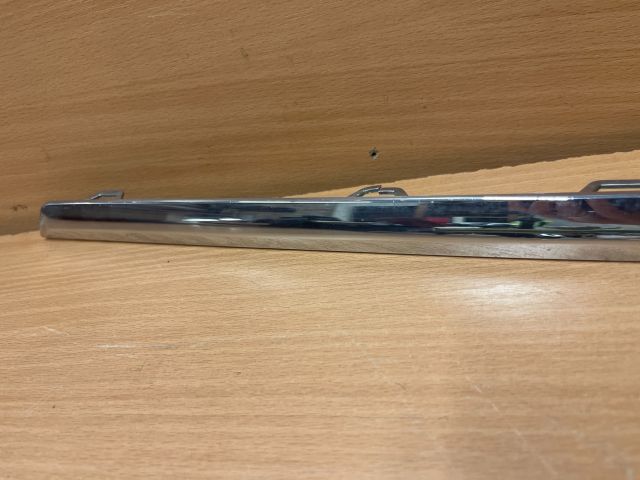 bontott VW PASSAT B7 Bal első Lökhárító Díszléc