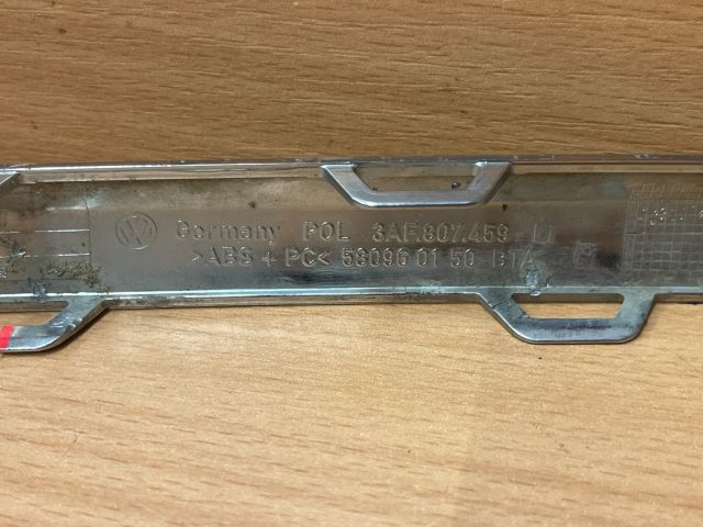 bontott VW PASSAT B7 Bal első Lökhárító Díszléc