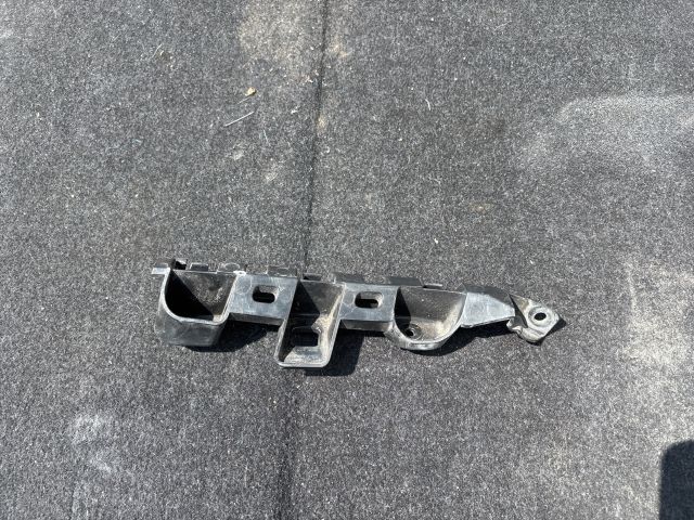 bontott VW PASSAT B7 Bal első Oldal Lökhárító Tartó (Műanyag)