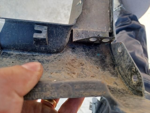 bontott VW PASSAT B7 Bal első Sárvédő