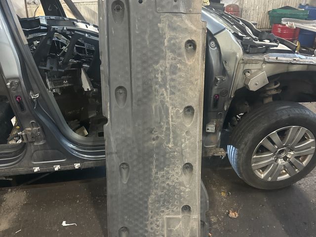 bontott VW PASSAT B7 Bal Fenéklemez