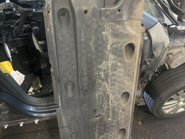 bontott VW PASSAT B7 Bal Fenéklemez