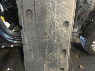 bontott VW PASSAT B7 Bal Fenéklemez