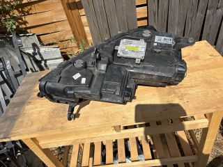 bontott VW PASSAT B7 Bal Fényszóró