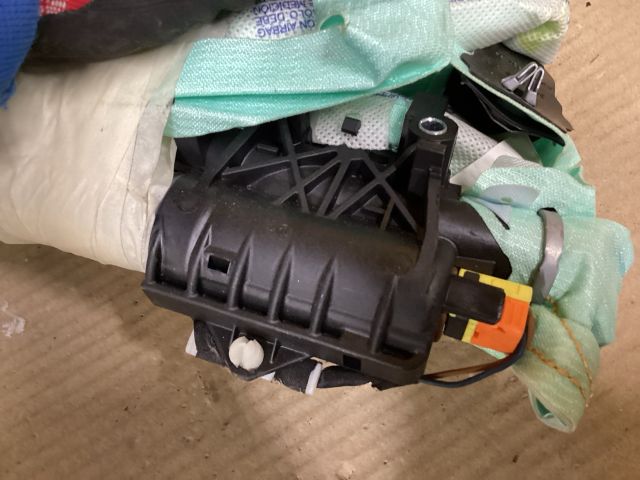 bontott VW PASSAT B7 Bal Függönylégzsák és Oldallégzsák