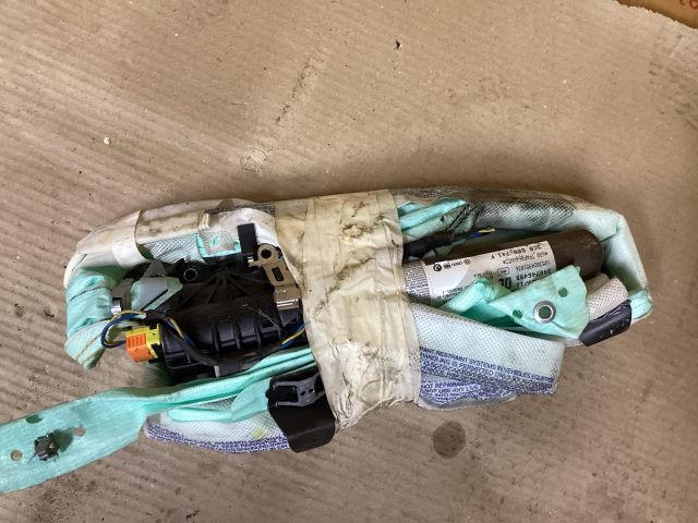 bontott VW PASSAT B7 Bal Függönylégzsák és Oldallégzsák