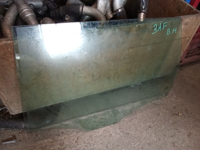 bontott VW PASSAT B7 Bal hátsó Ablak