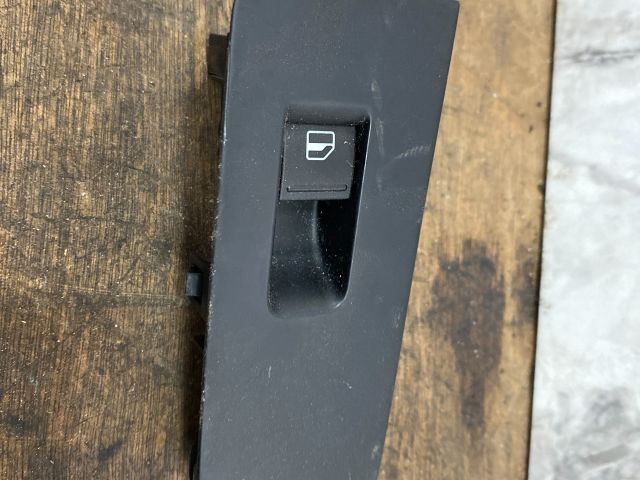 bontott VW PASSAT B7 Bal hátsó Ablakemelő Kapcsoló