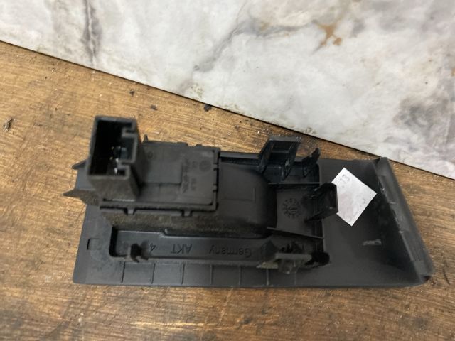 bontott VW PASSAT B7 Bal hátsó Ablakemelő Kapcsoló
