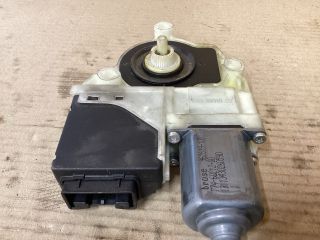 bontott VW PASSAT B7 Bal hátsó Ablakemelő Motor