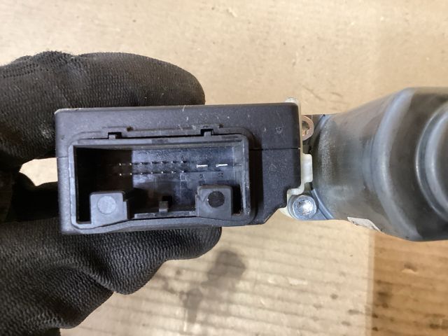 bontott VW PASSAT B7 Bal hátsó Ablakemelő Motor