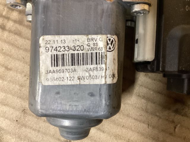 bontott VW PASSAT B7 Bal hátsó Ablakemelő Motor