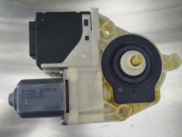 bontott VW PASSAT B7 Bal hátsó Ablakemelő Motor
