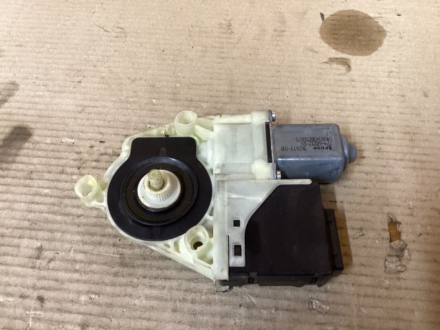bontott VW PASSAT B7 Bal hátsó Ablakemelő Motor