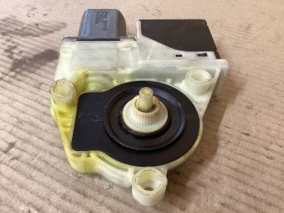 bontott VW PASSAT B7 Bal hátsó Ablakemelő Motor