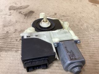 bontott VW PASSAT B7 Bal hátsó Ablakemelő Motor