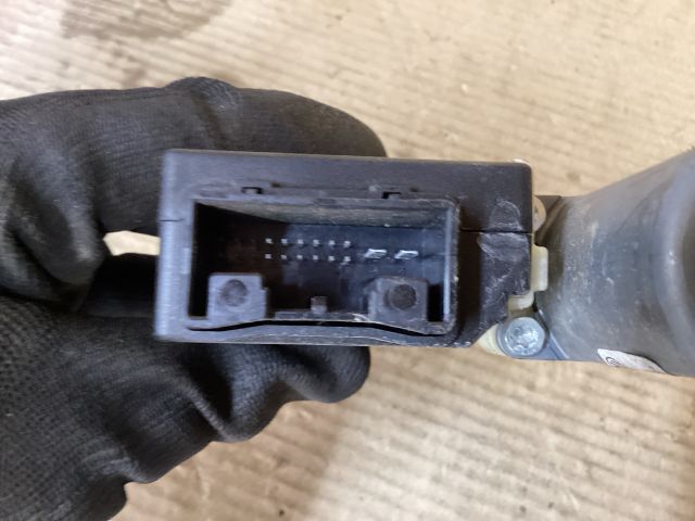 bontott VW PASSAT B7 Bal hátsó Ablakemelő Motor