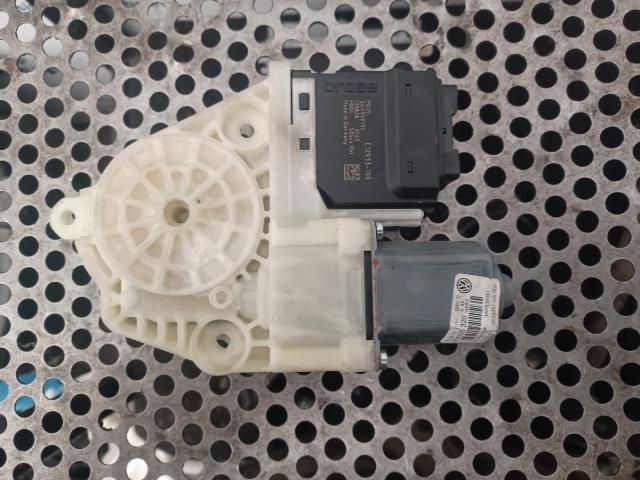 bontott VW PASSAT B7 Bal hátsó Ablakemelő Motor