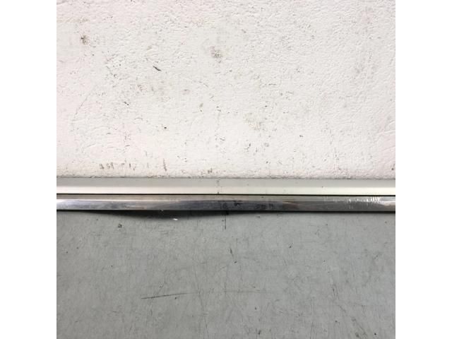 bontott VW PASSAT B7 Bal hátsó Ajtó Díszléc