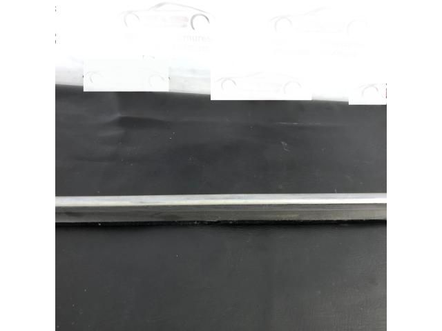 bontott VW PASSAT B7 Bal hátsó Ajtó Díszléc