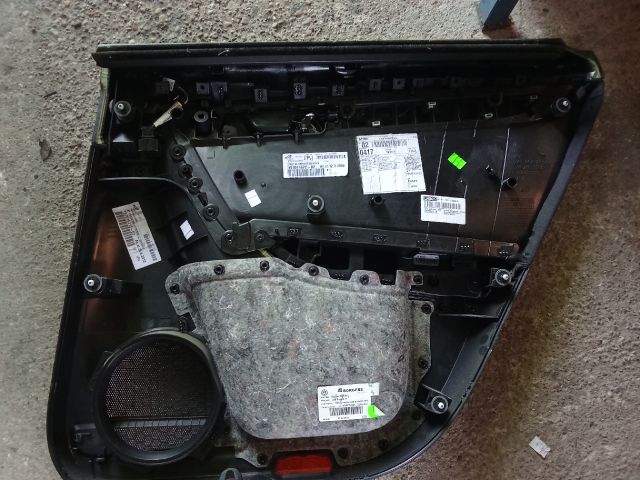 bontott VW PASSAT B7 Bal hátsó Ajtó Kárpit