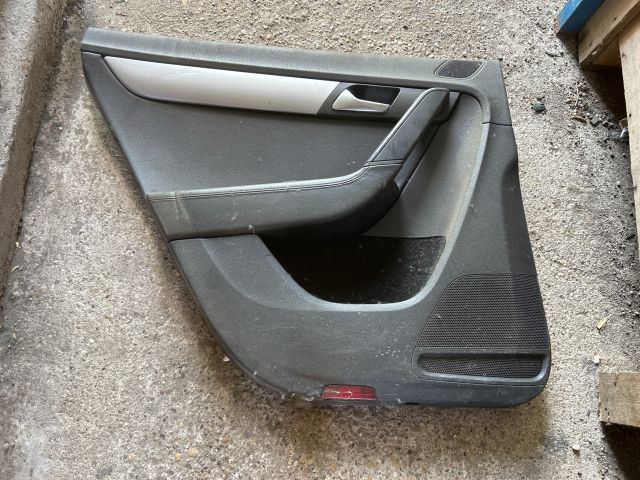 bontott VW PASSAT B7 Bal hátsó Ajtó Kárpit