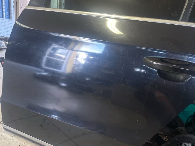 bontott VW PASSAT B7 Bal hátsó Ajtó (Részeivel)