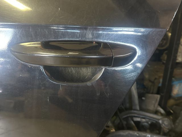 bontott VW PASSAT B7 Bal hátsó Ajtó (Részeivel)