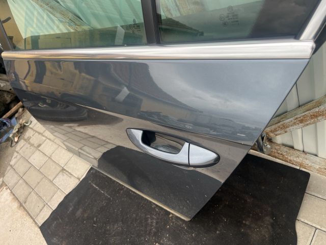 bontott VW PASSAT B7 Bal hátsó Ajtó (Részeivel)