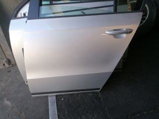 bontott VW PASSAT B7 Bal hátsó Ajtó (Részeivel)