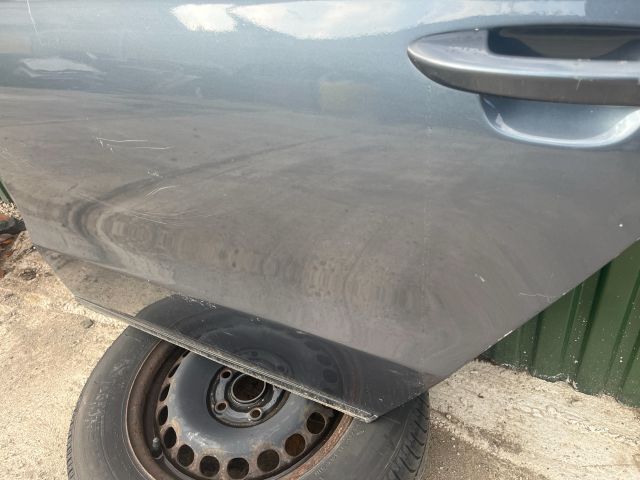 bontott VW PASSAT B7 Bal hátsó Ajtó (Részeivel)