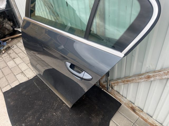 bontott VW PASSAT B7 Bal hátsó Ajtó (Részeivel)