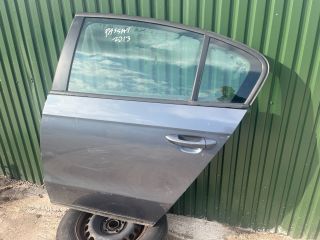 bontott VW PASSAT B7 Bal hátsó Ajtó (Részeivel)