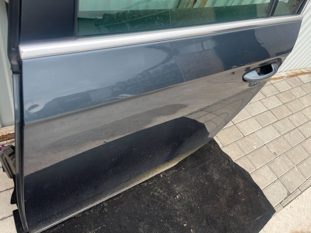 bontott VW PASSAT B7 Bal hátsó Ajtó (Részeivel)