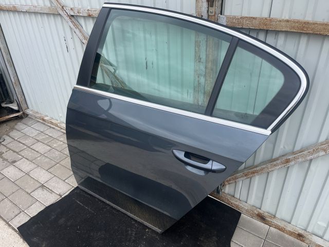 bontott VW PASSAT B7 Bal hátsó Ajtó (Részeivel)