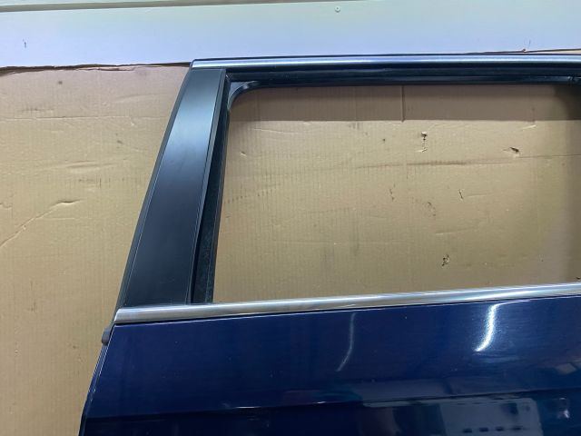 bontott VW PASSAT B7 Bal hátsó Ajtó (Üres lemez)