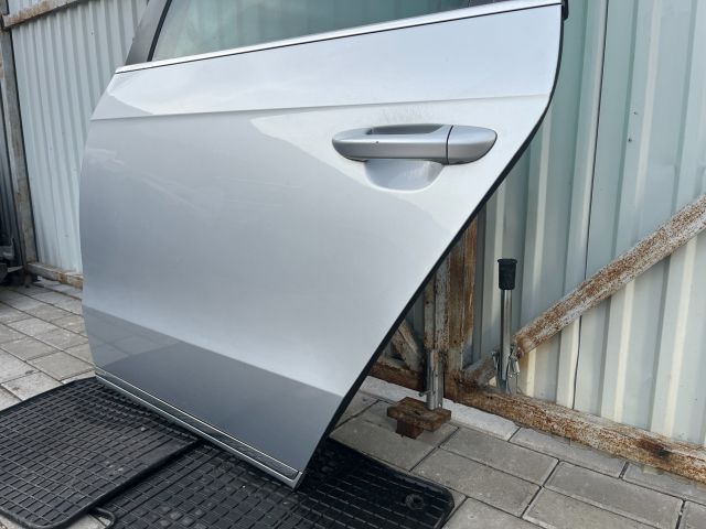 bontott VW PASSAT B7 Bal hátsó Ajtó (Üres lemez)
