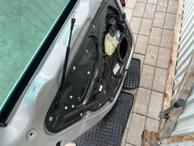 bontott VW PASSAT B7 Bal hátsó Ajtó (Üres lemez)