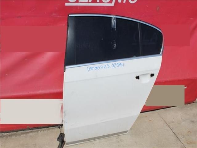 bontott VW PASSAT B7 Bal hátsó Ajtó (Üres lemez)